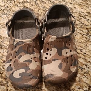 Boys crocs